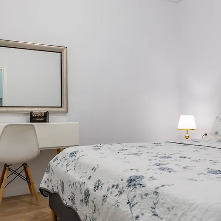 Emiljano Apartment Sarande